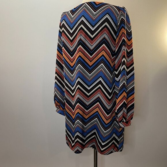 Almost Famous Women's Colorful Geometric Stripe Dress - Size Medium - Picture 5 of 6
